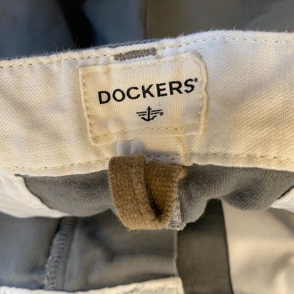 Dockers Mens Shorts 34 Gray Relaxed Fit Chino Cotton Casual Summer Wear - Picture 4 of 8
